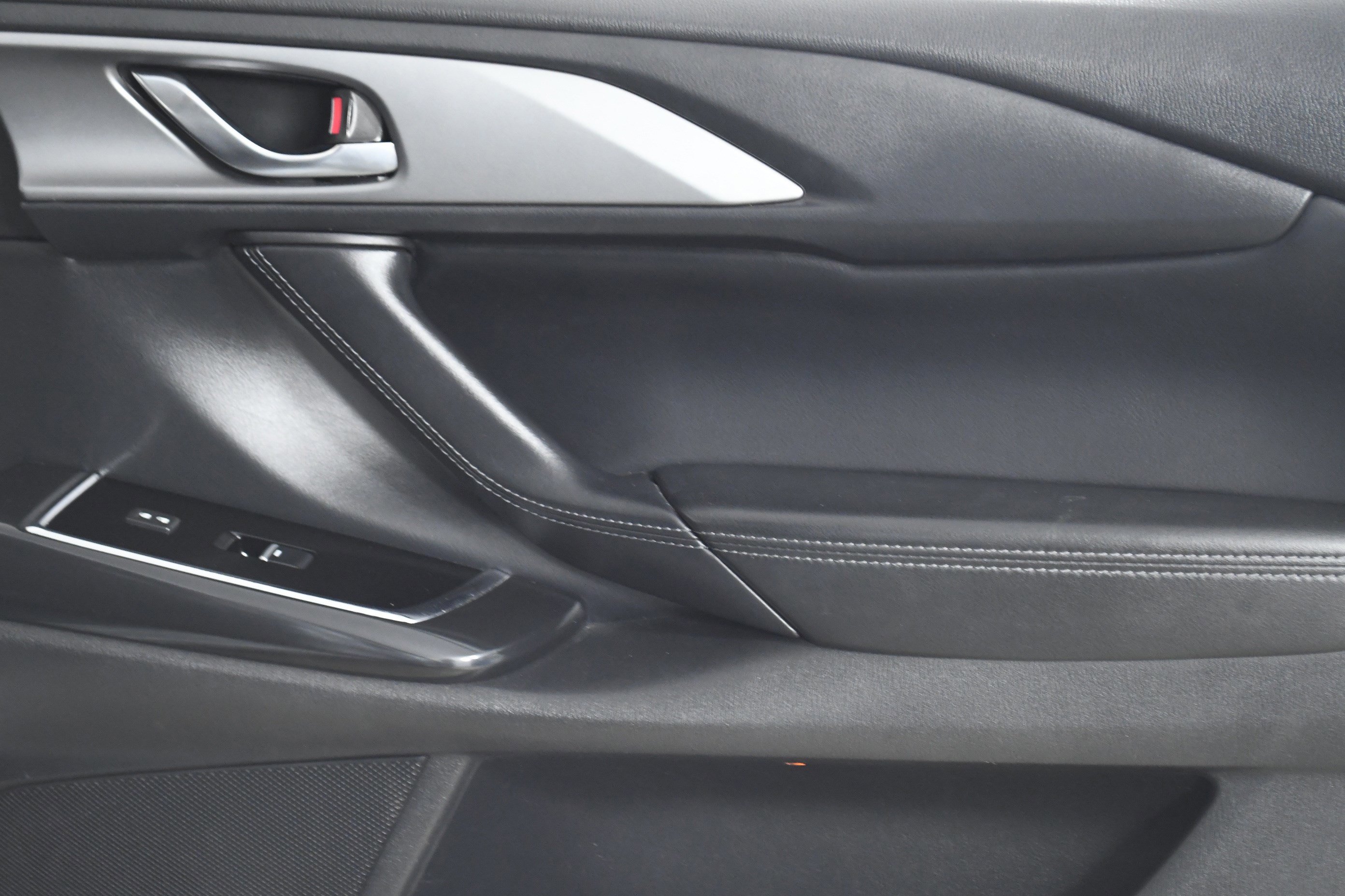 Used 2018 MAZDA CX-9 Touring image 28