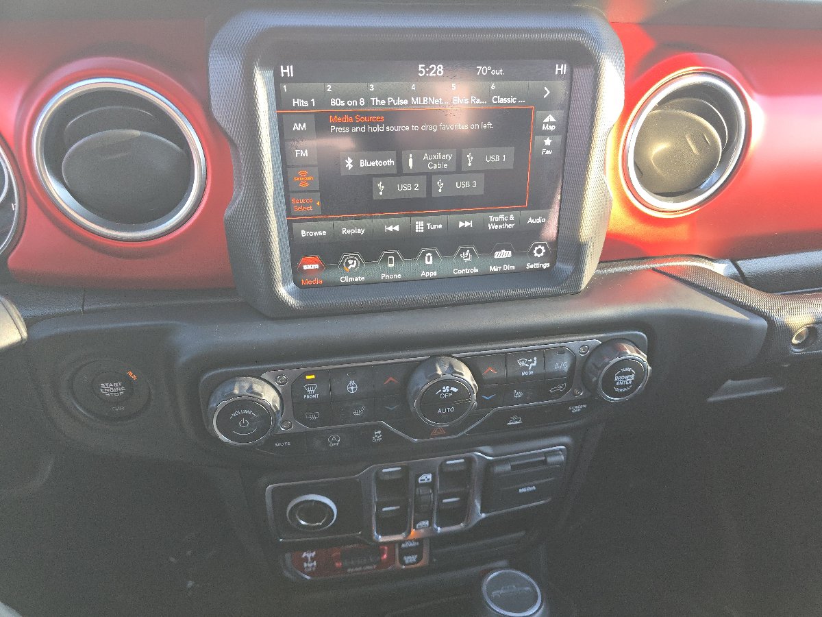 Used 2020 Jeep Gladiator Rubicon AWD/4WD image 35