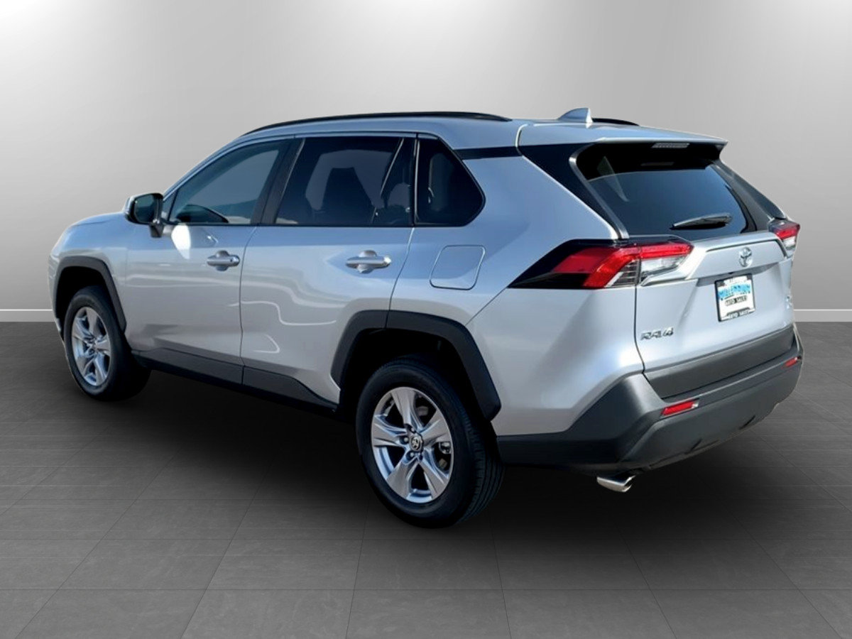 Used 2025 Toyota RAV4 XLE AWD/4WD image 5