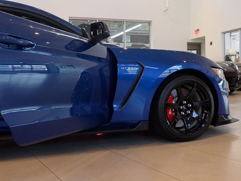 Used 2017 Ford Mustang Shelby GT350R w/ GT350R Equipment Group 920A image 22