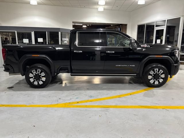 Used 2024 GMC Sierra 2500 Denali w/ Denali Reserve Package AWD/4WD image 8