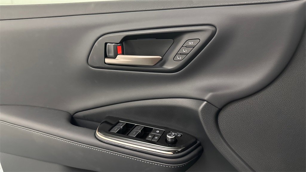 New 2025 Toyota Crown Platinum image 19