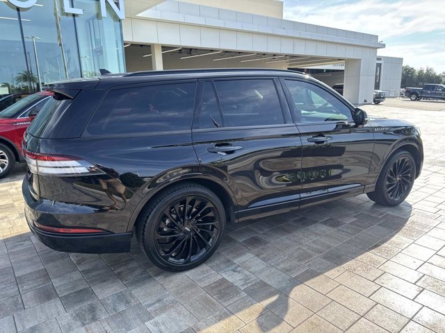 Certified 2024 Lincoln Aviator Reserve w/ Equipment Group 201A image 2