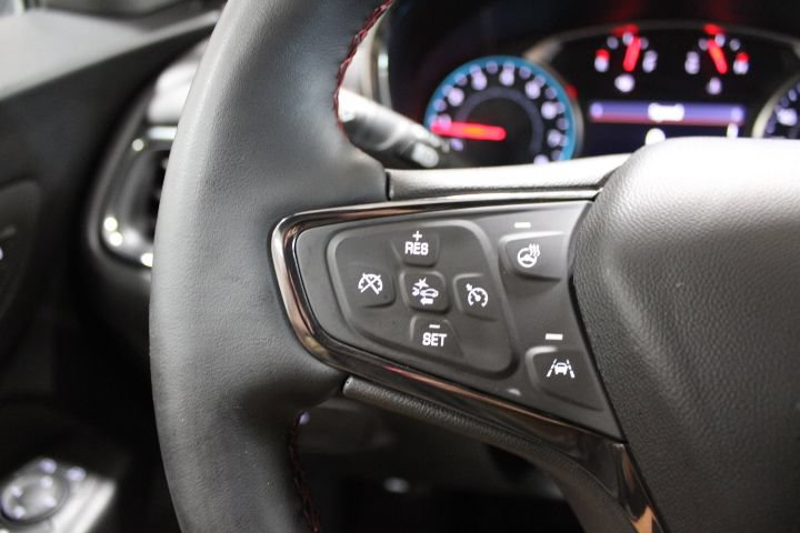 Used 2023 Chevrolet Equinox RS w/ RS Leather Package AWD/4WD image 35