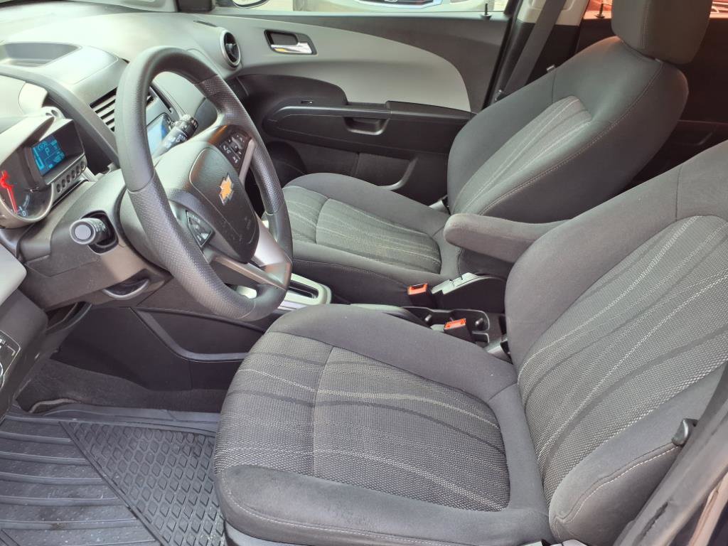 Used 2015 Chevrolet Sonic LT image 10