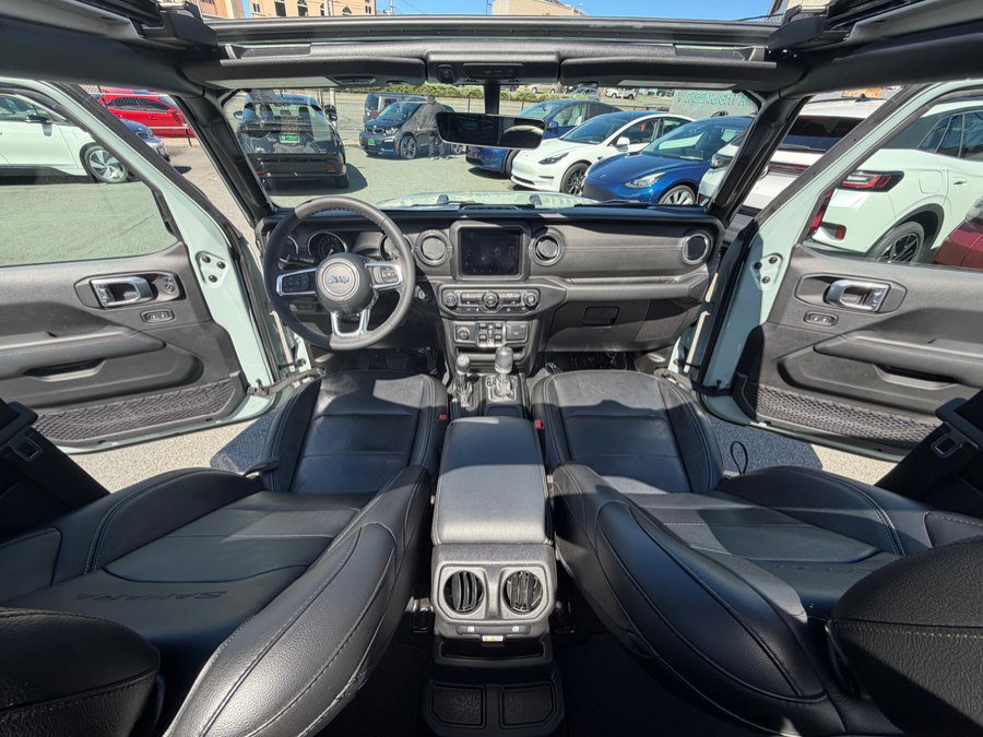 Used 2023 Jeep Wrangler Sahara AWD/4WD image 22
