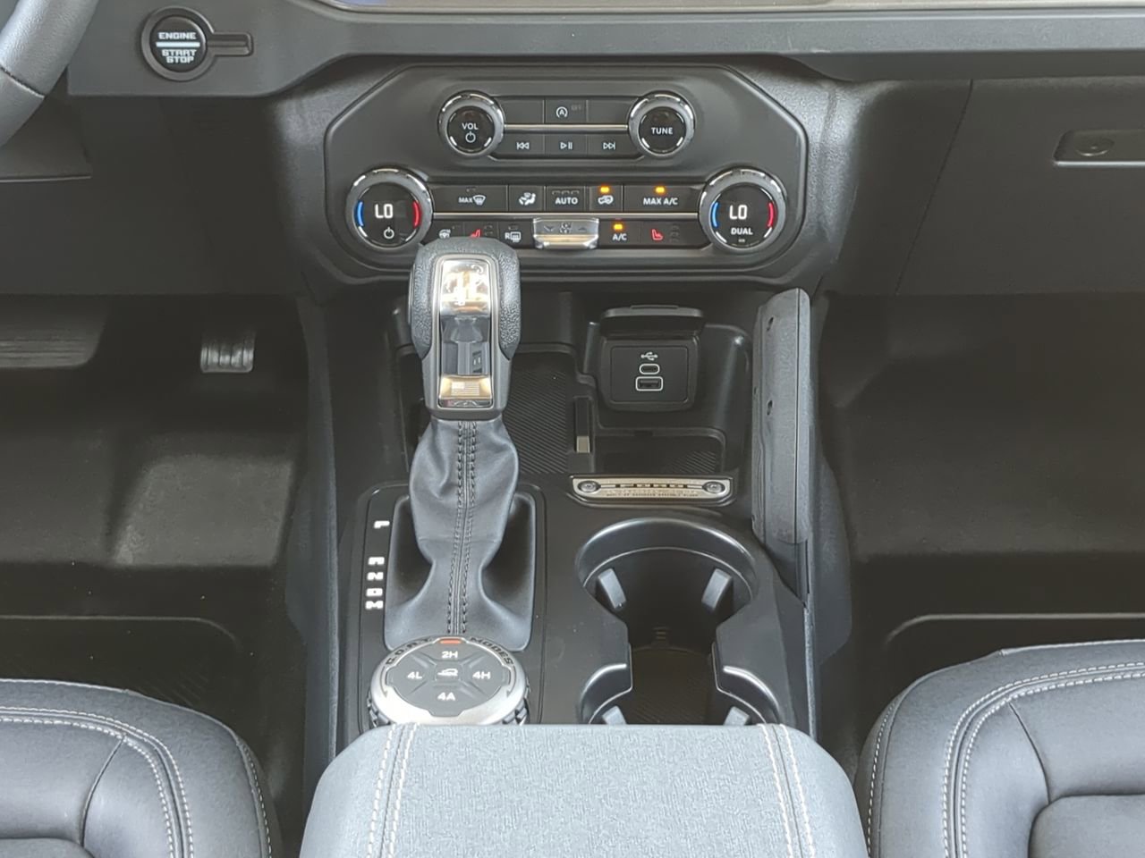 New 2026 Ford Bronco Badlands AWD/4WD image 17