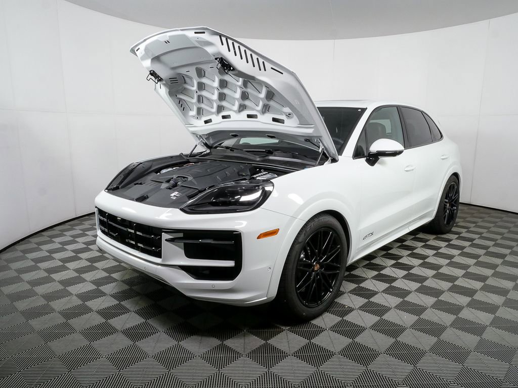 New 2026 Porsche Cayenne GTS image 36