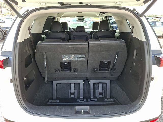 Certified 2024 Kia Carnival EX image 31