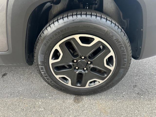 Used 2016 Jeep Renegade Trailhawk image 12