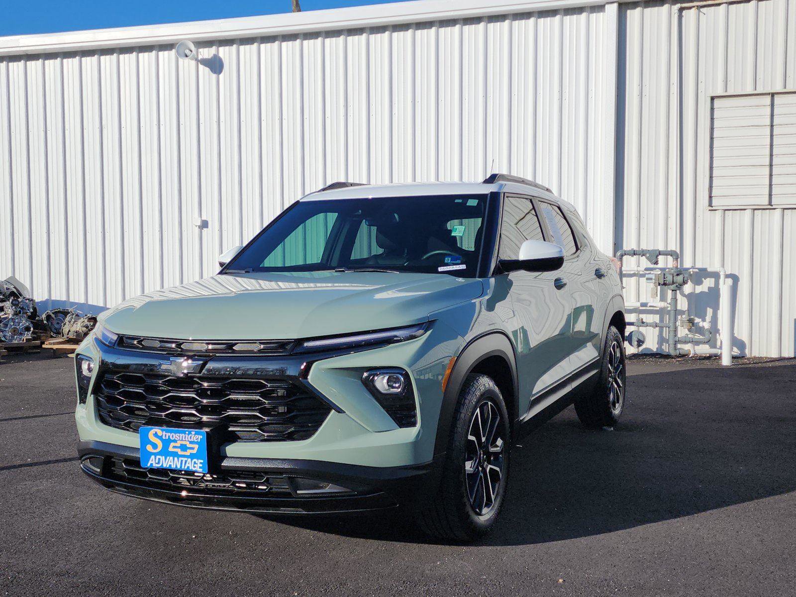 Used 2025 Chevrolet TrailBlazer ACTIV w/ Convenience Package FWD image 1