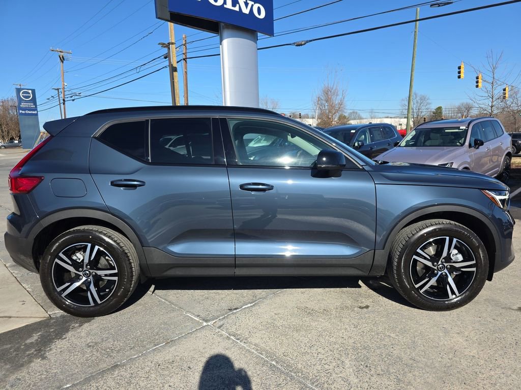 New 2026 Volvo XC40 B5 Core w/ Climate Package image 4