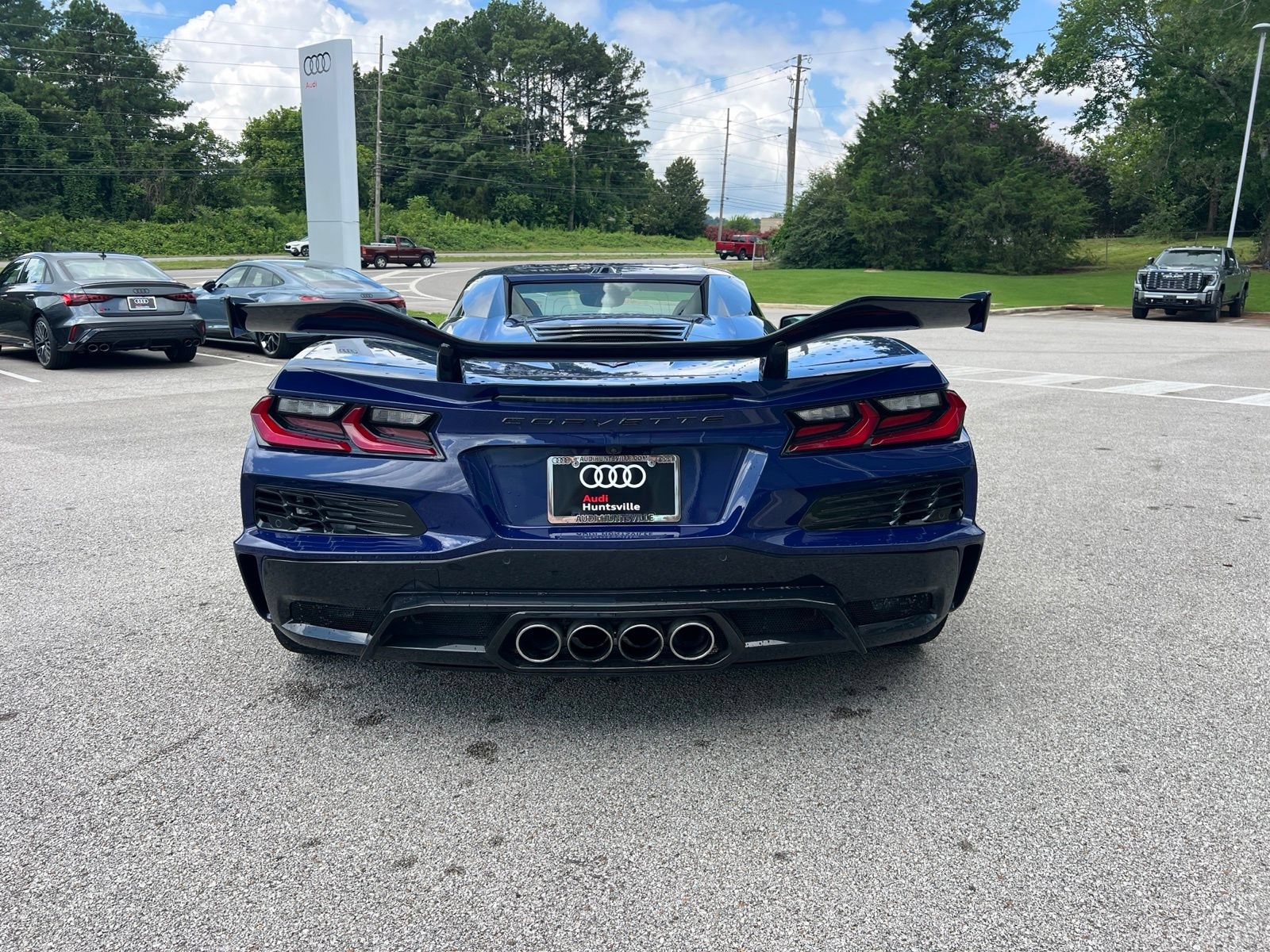 Used 2025 Chevrolet Corvette Z06 w/ Z07 Performance Package RWD image 7