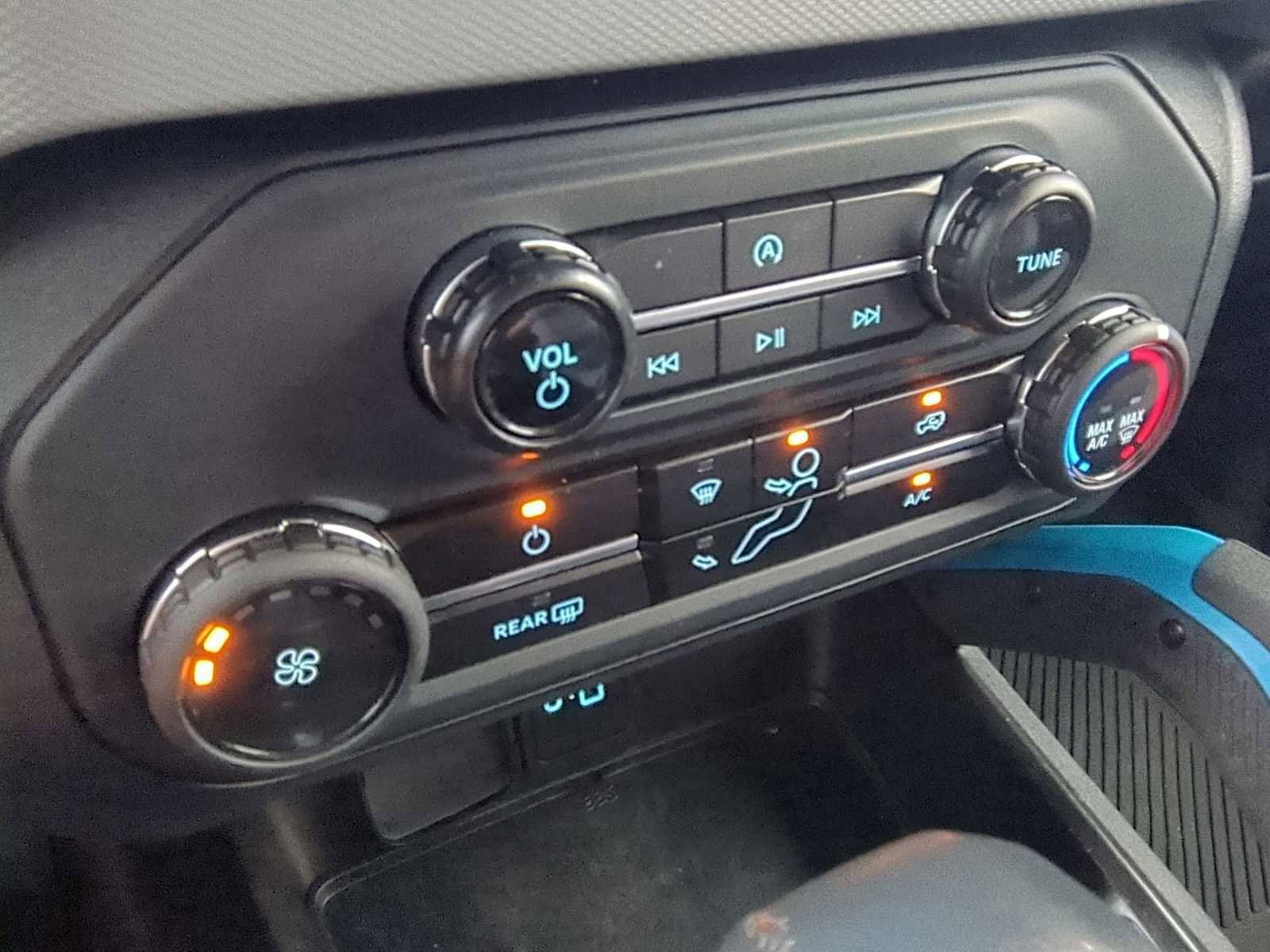 Used 2023 Ford Bronco Black Diamond image 17