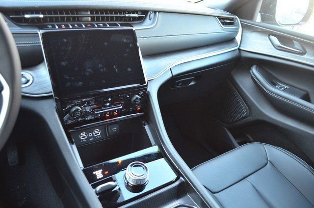 New 2025 Jeep Grand Cherokee Limited image 20