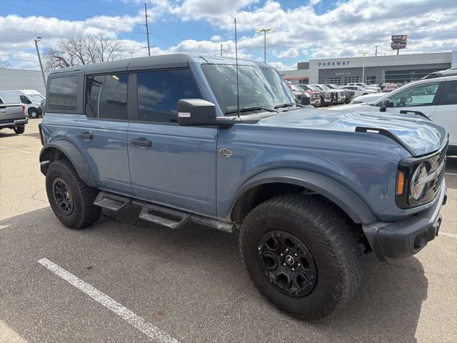 Used 2023 Ford Bronco Wildtrak image 2