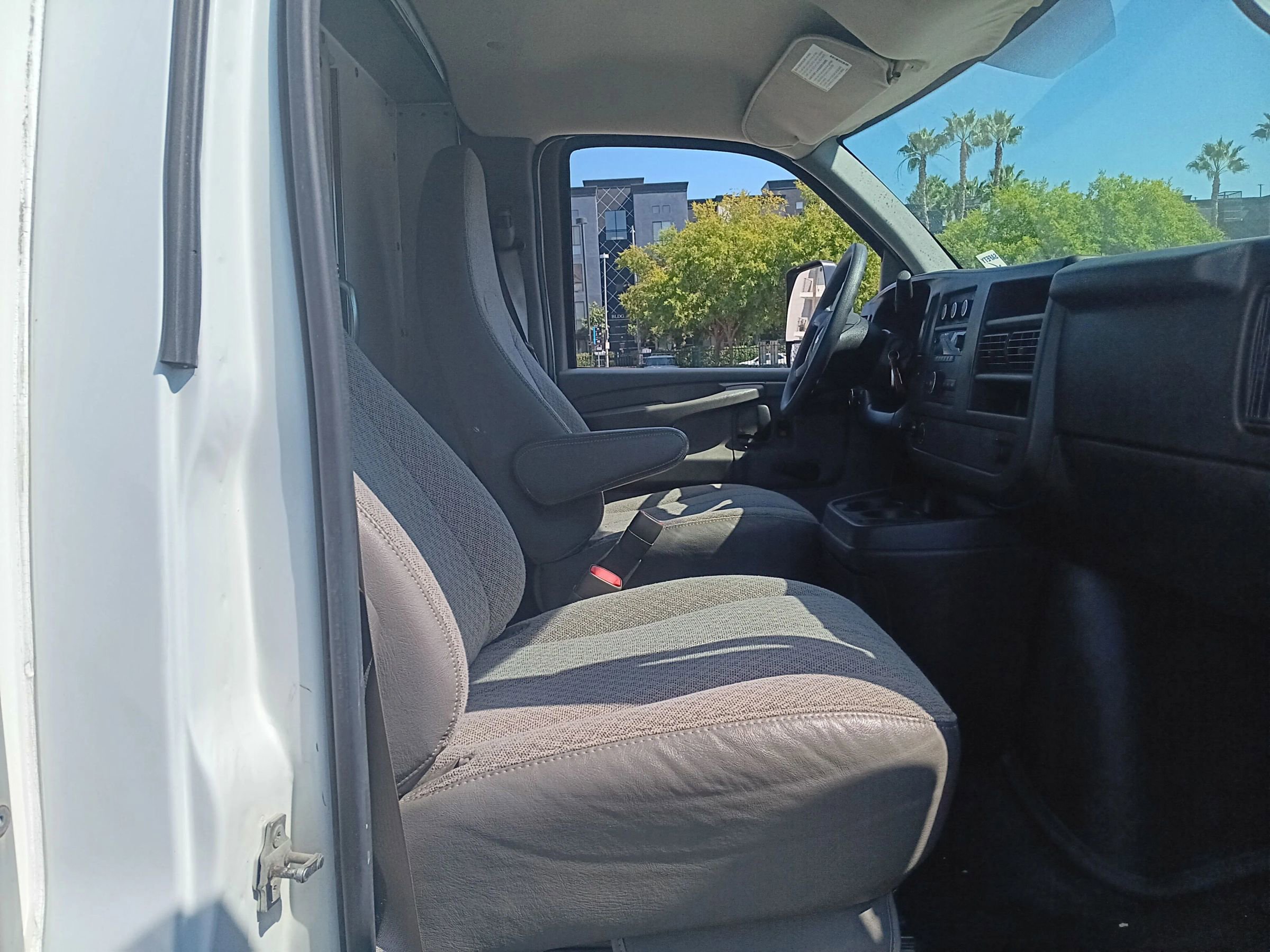 Used 2012 Chevrolet Express 3500 Extended w/ Chrome Appearance Package image 15