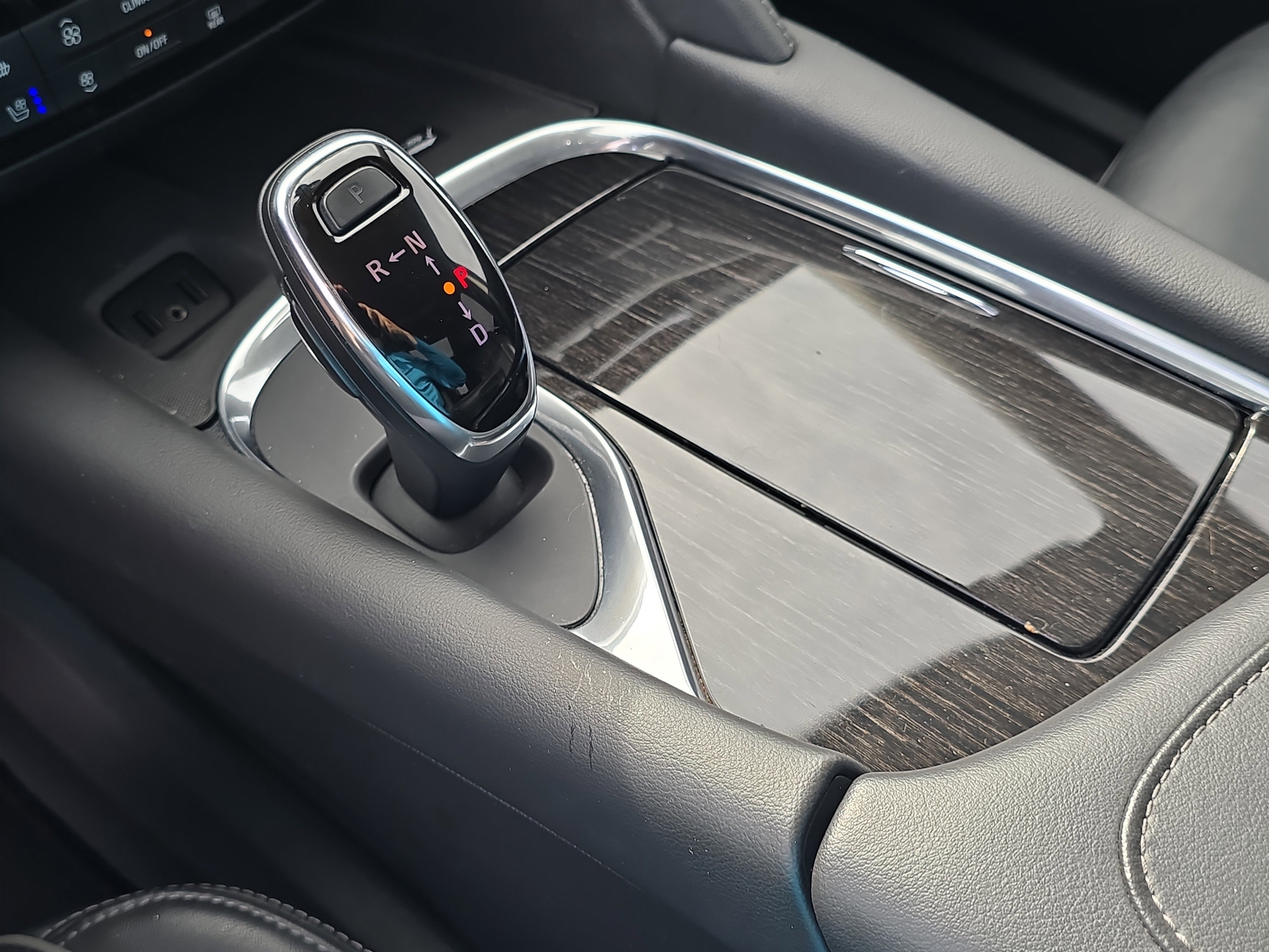 Used 2019 Buick Enclave Avenir w/ Avenir Technology Package image 31