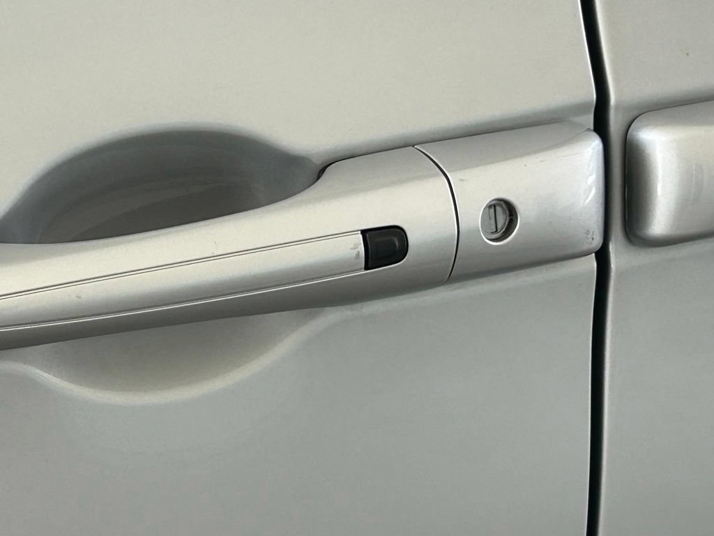 Used 2024 Chrysler Pacifica Touring-L FWD image 15