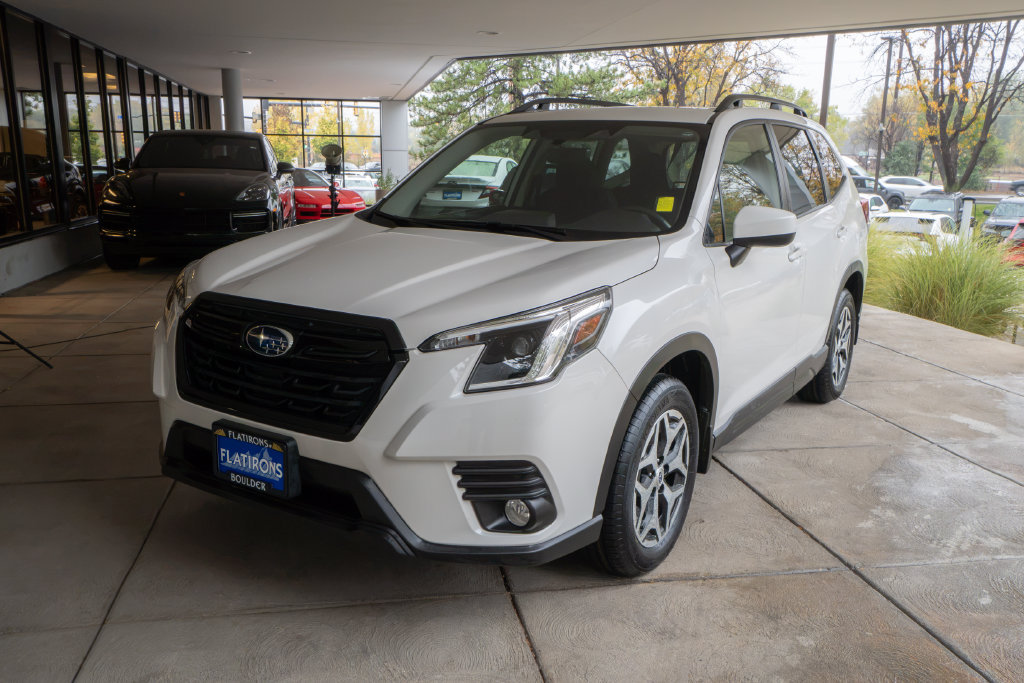 Certified 2023 Subaru Forester Premium AWD/4WD image 3