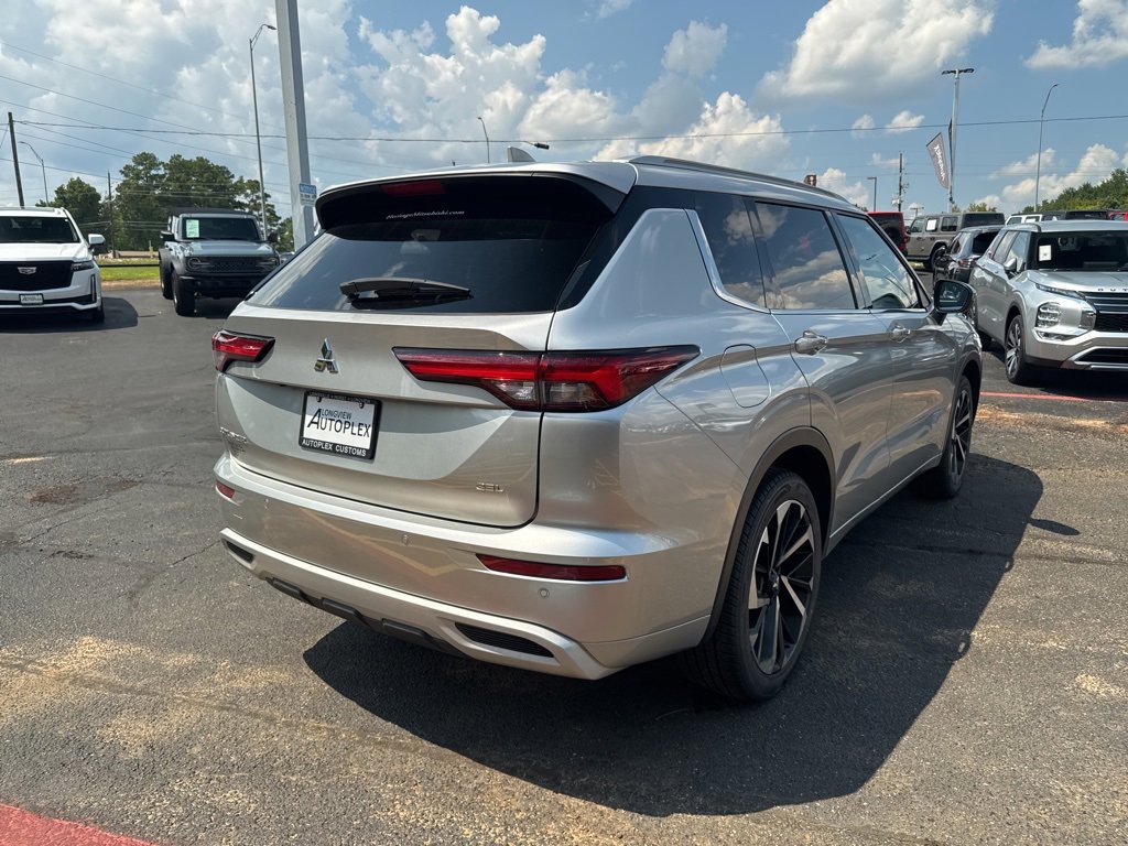 Used 2024 Mitsubishi Outlander SEL image 6