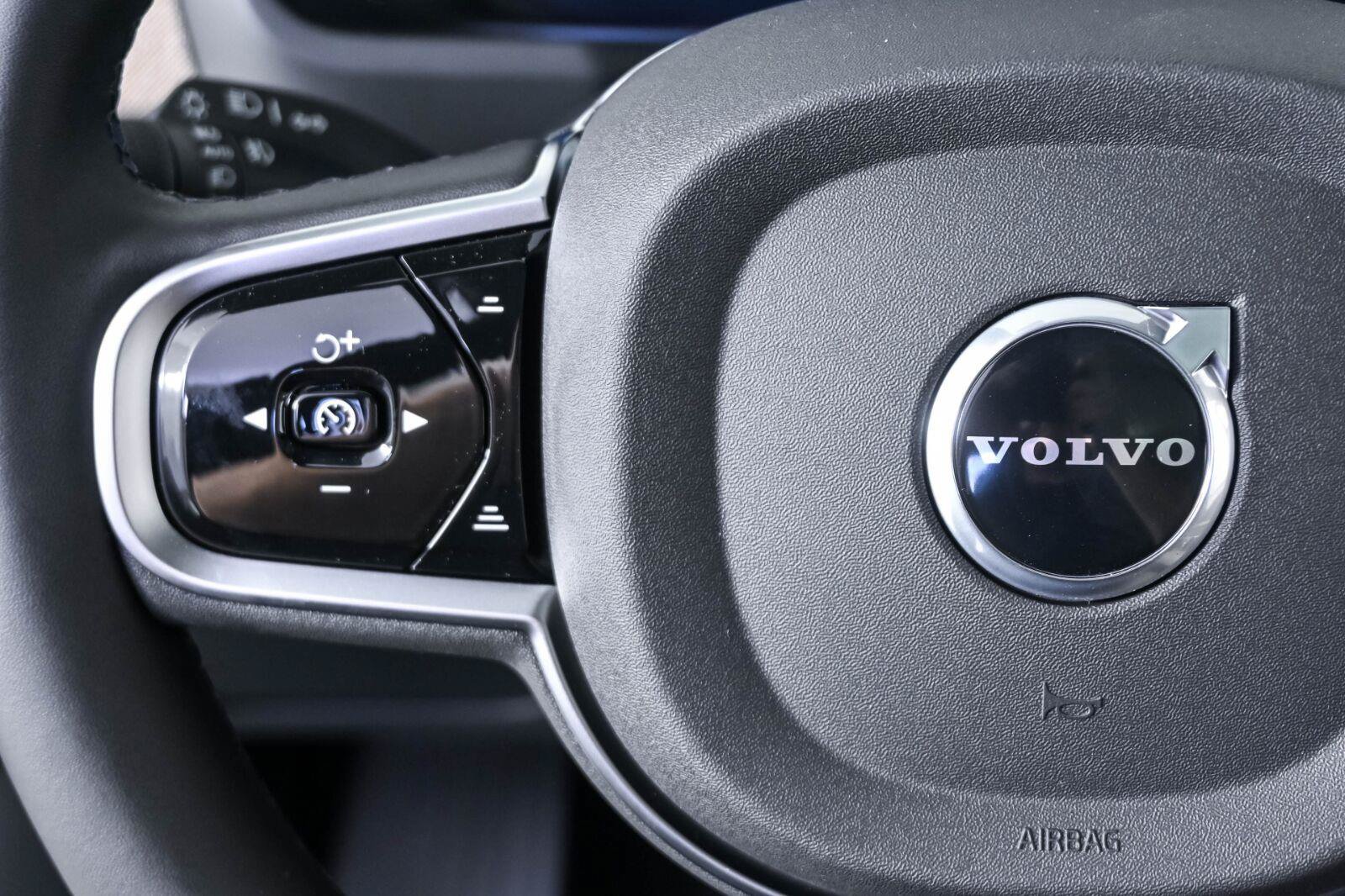 New 2026 Volvo XC90 B6 Plus w/ Protection Package Premier AWD/4WD image 10
