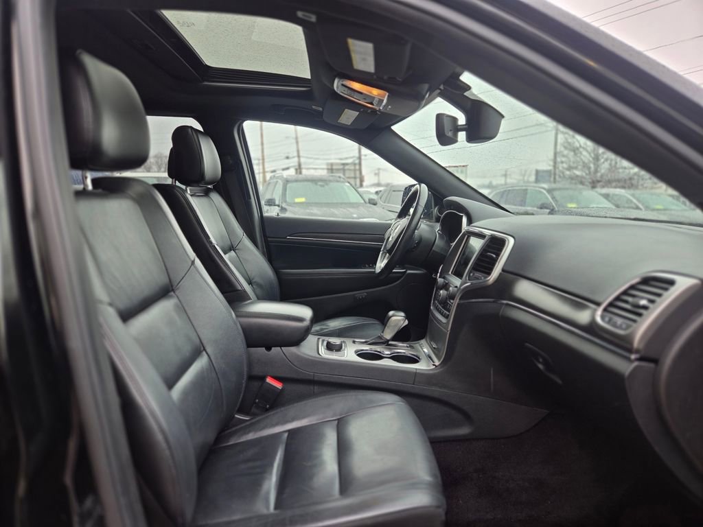 Used 2018 Jeep Grand Cherokee Limited image 25