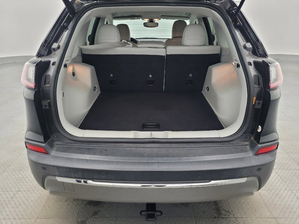 Used 2019 Jeep Cherokee Limited image 29