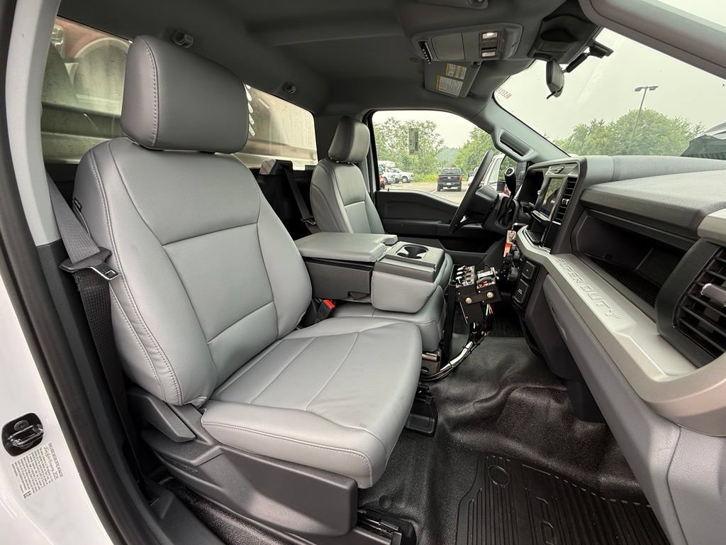 New 2026 Ford F550 4x4 Regular Cab Super Duty image 26