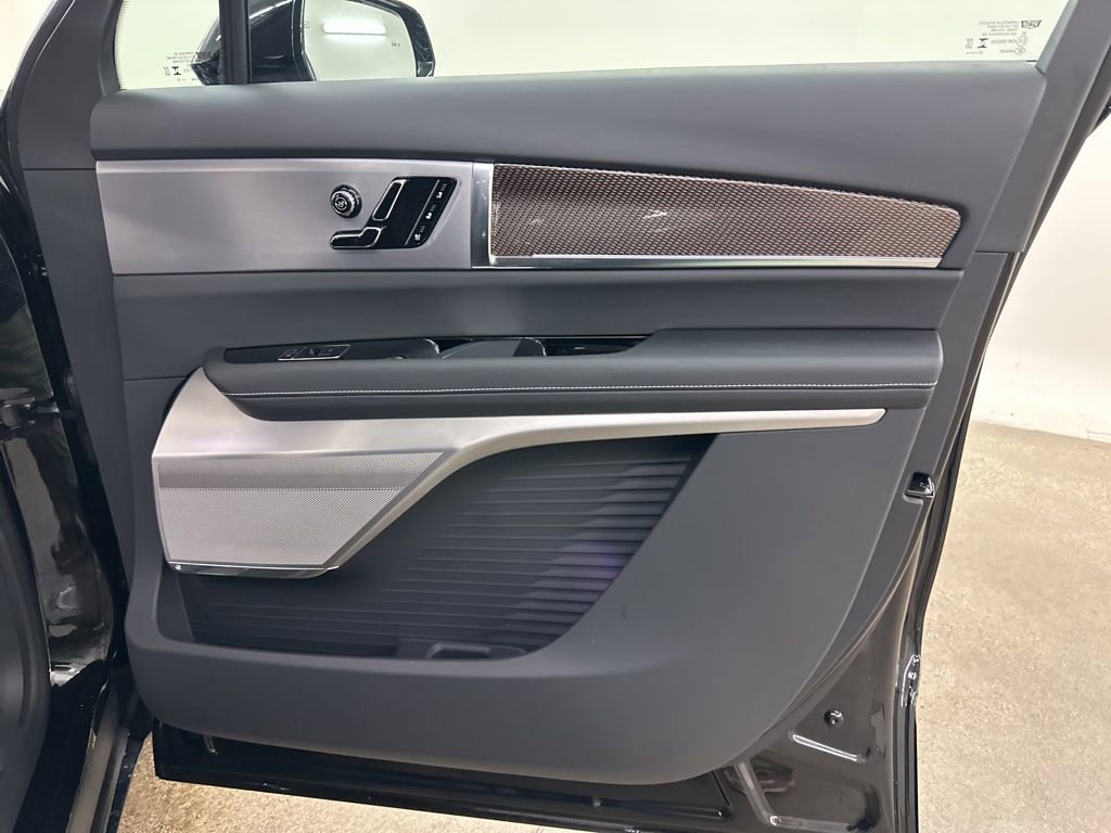 New 2026 Cadillac Vistiq Sport image 17