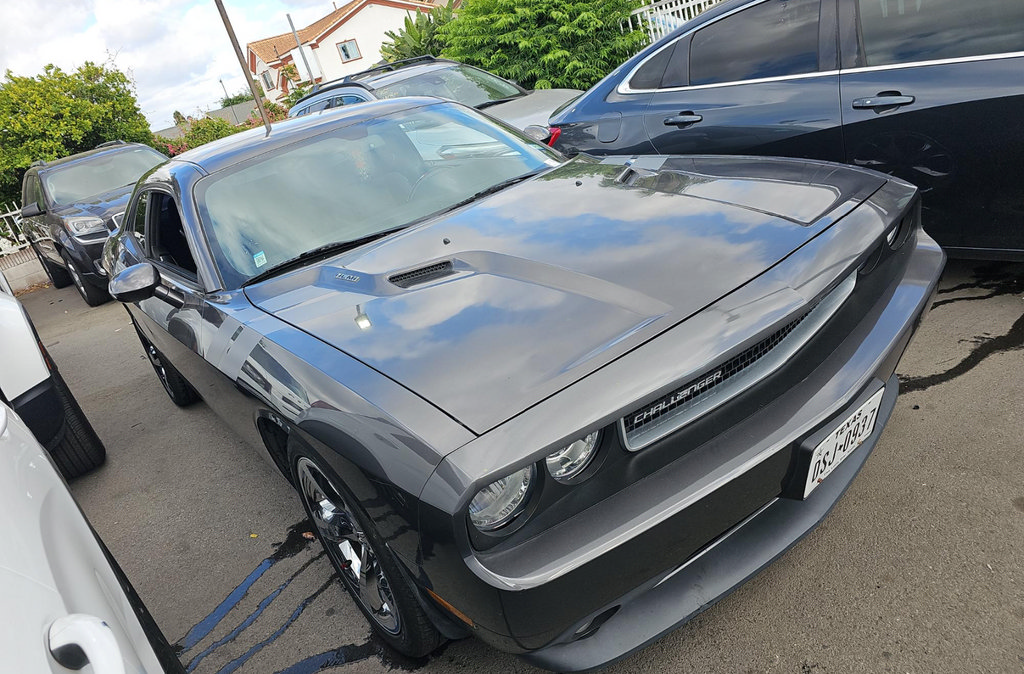 Used 2014 Dodge Challenger R/T w/ Sound Group II RWD image 2