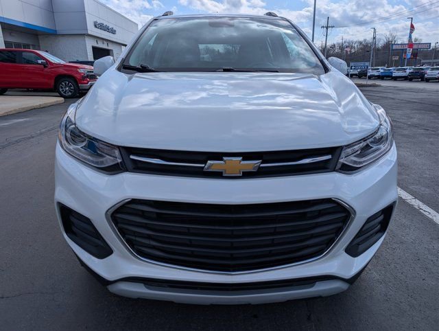 Used 2022 Chevrolet Trax LT w/ LT Convenience Package image 8