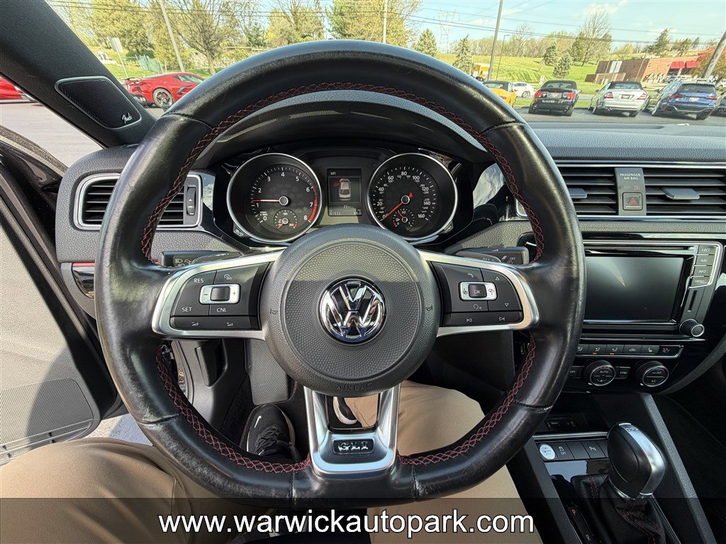 Used 2017 Volkswagen Jetta GLI FWD image 5