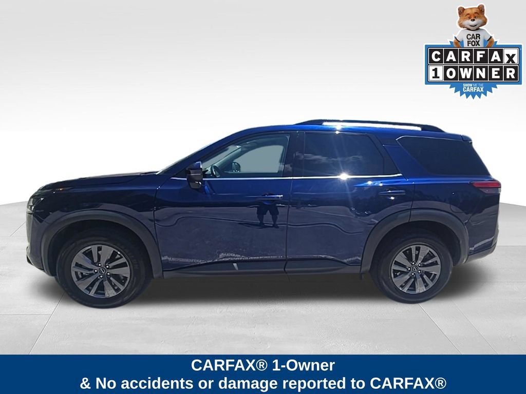 Used 2024 Nissan Pathfinder SV FWD image 2