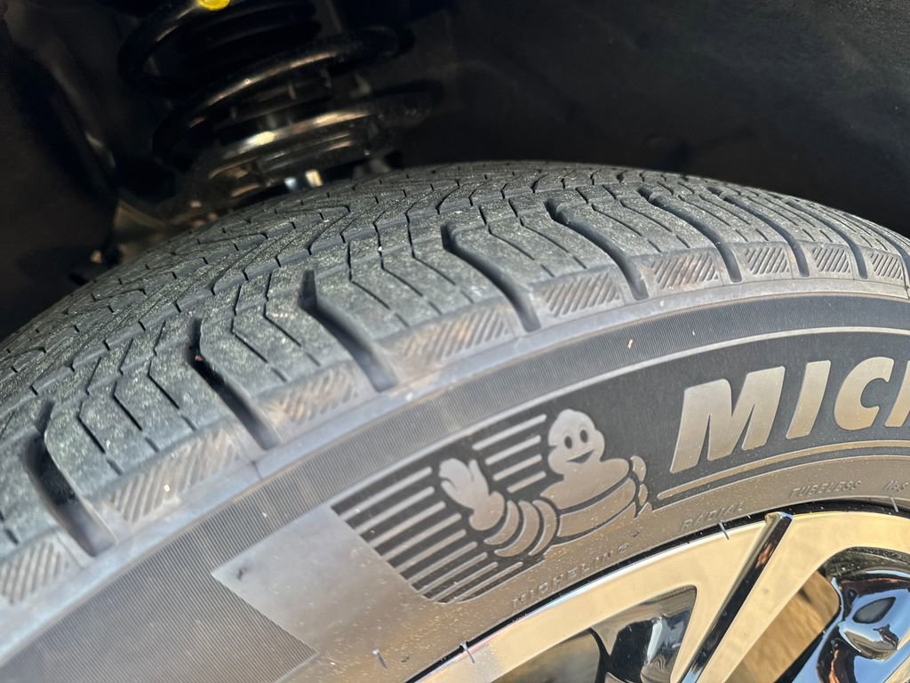 Used 2025 Lincoln Nautilus Reserve image 21