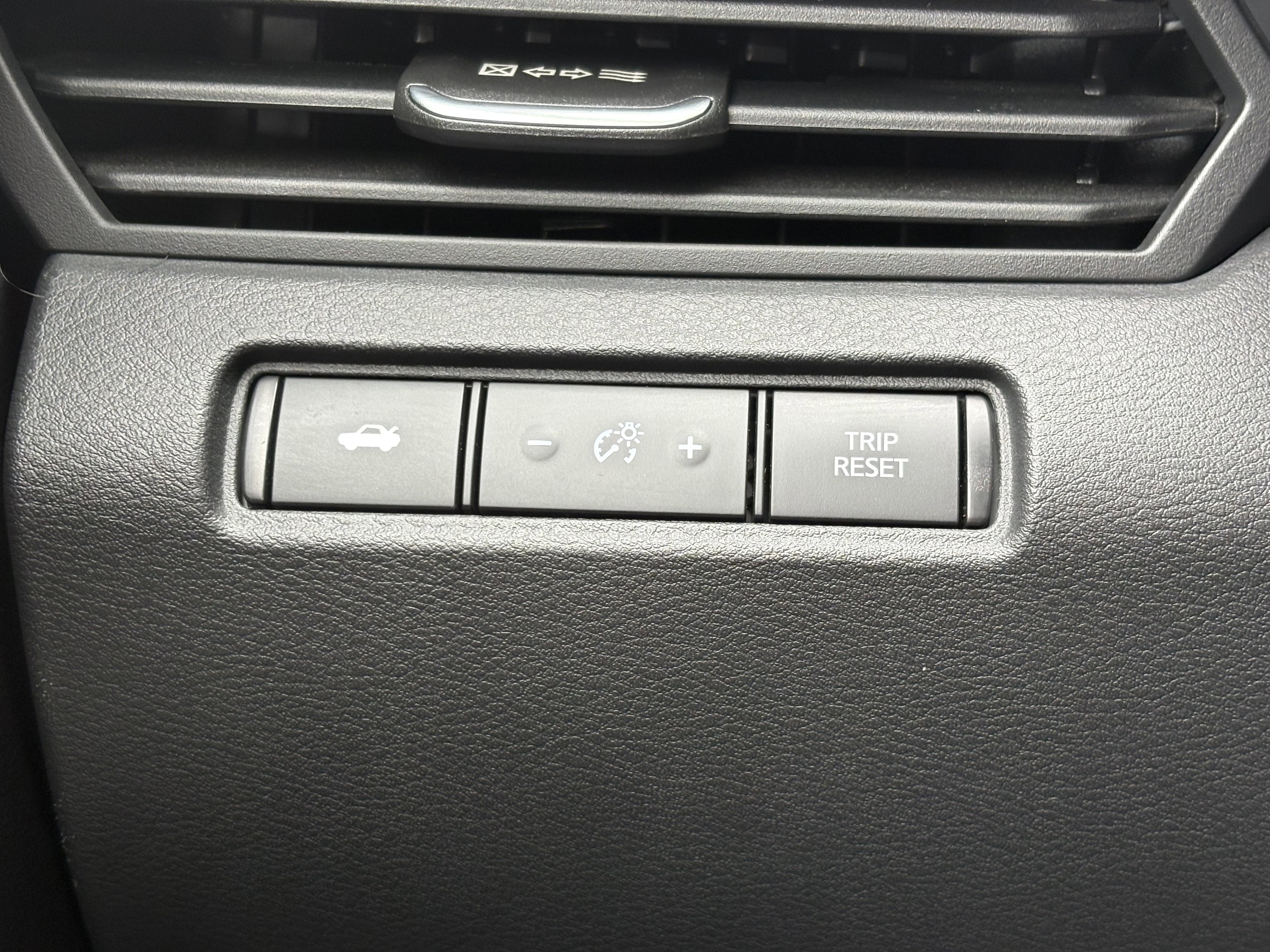 Used 2022 Nissan Altima 2.5 SR AWD/4WD image 25
