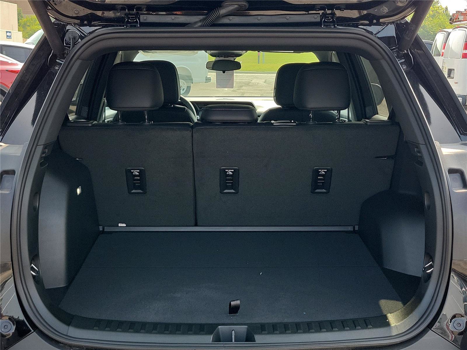 New 2027 GMC Terrain Elevation w/ Elevation Premium Package FWD image 7