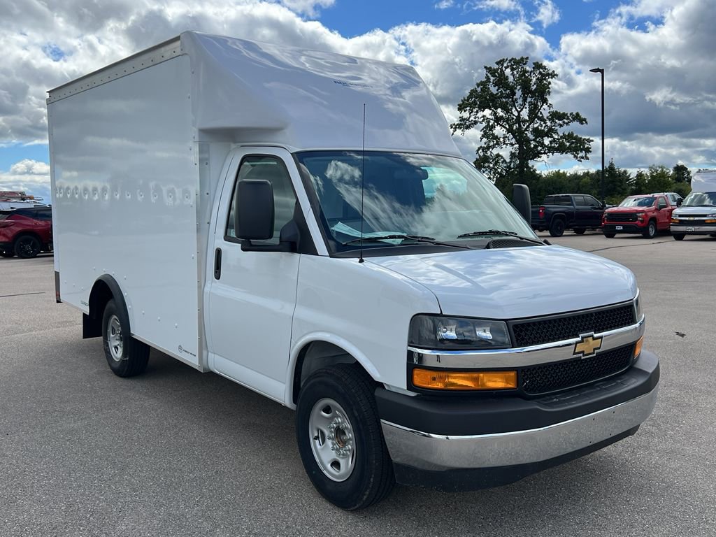 New 2025 Chevrolet Express 3500 w/ Power Convenience Package image 30