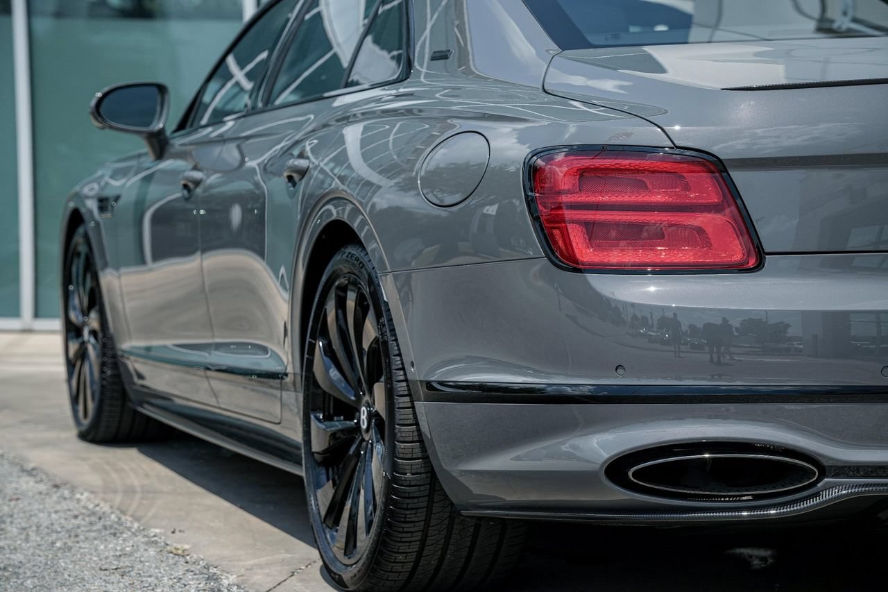 New 2025 Bentley Flying Spur Plug-In Hybrid AWD/4WD image 13