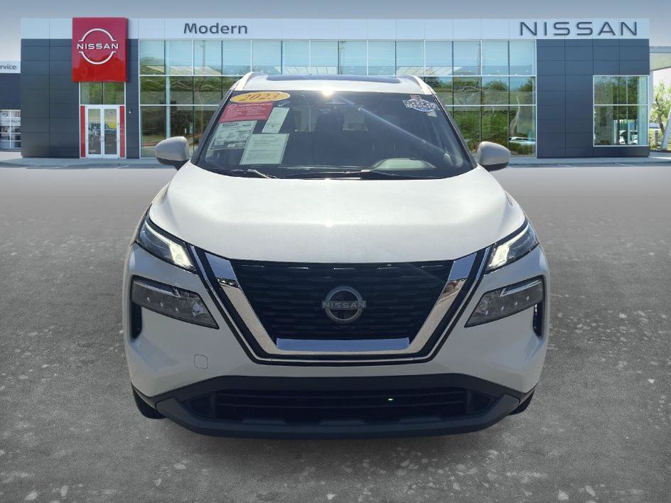 Certified 2023 Nissan Rogue SV w/ SV Premium B Package FWD image 2