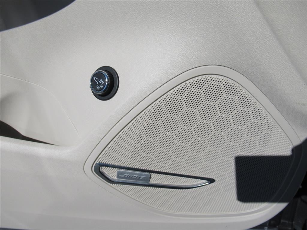 Used 2022 Buick Envision Avenir w/ Technology Package II FWD image 21