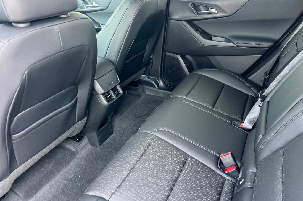 New 2026 Chevrolet Equinox LT w/ Convenience Package II image 9