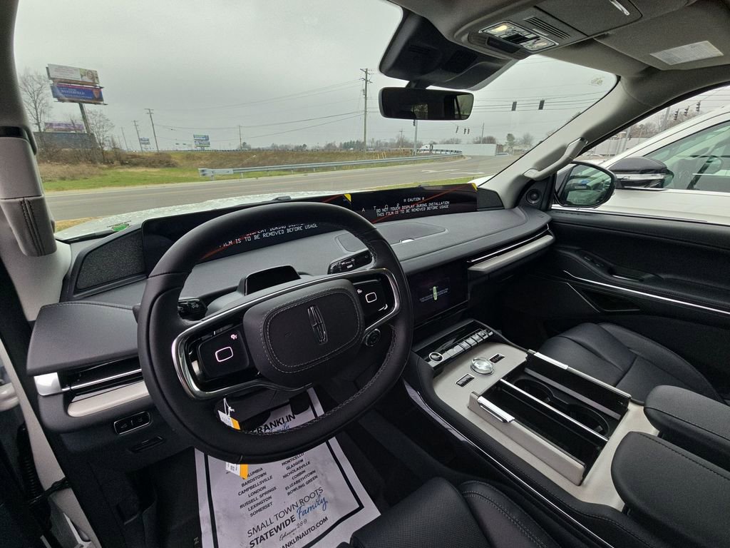 New 2025 Lincoln Navigator Reserve AWD/4WD image 10