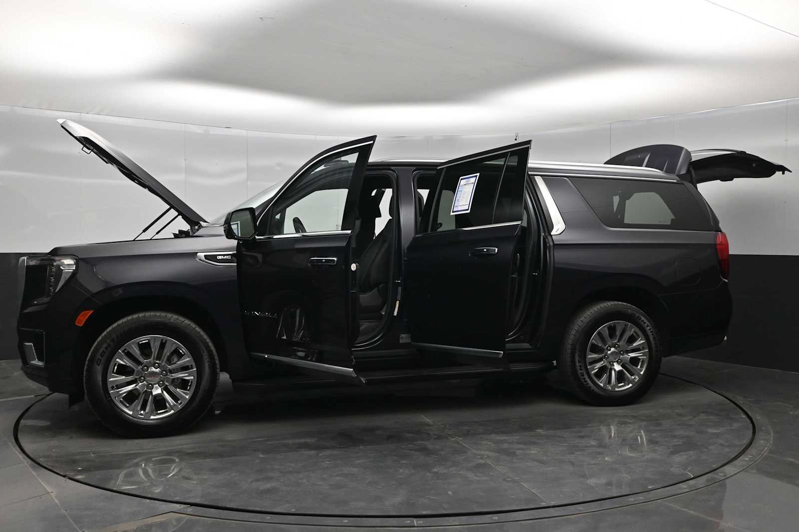 Used 2024 GMC Yukon XL Denali w/ Advanced Technology Package AWD/4WD image 46