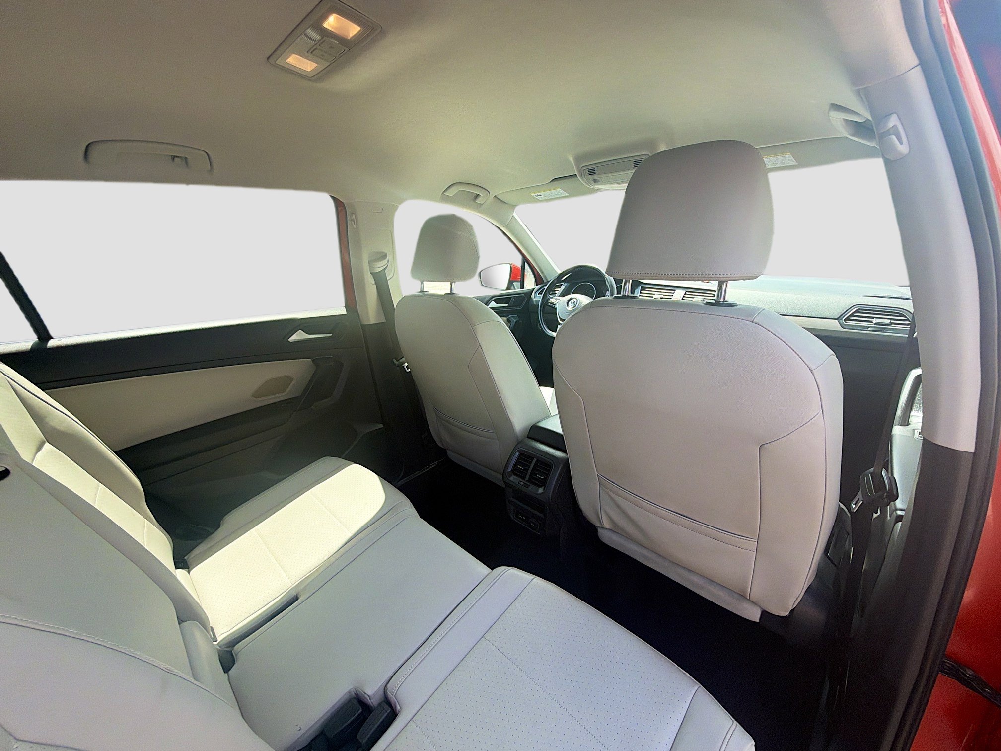 Used 2019 Volkswagen Tiguan SE image 27