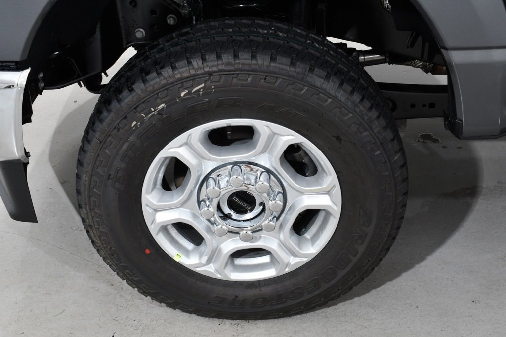 New 2026 Ford F350 XLT w/ FX4 Off-Road Package image 19