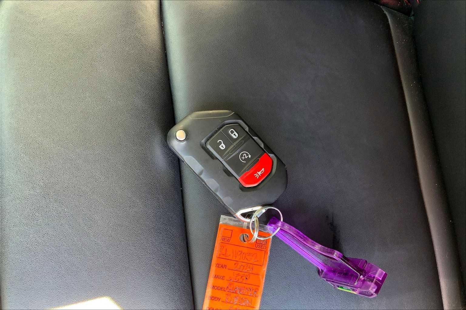 Used 2024 Jeep Gladiator Rubicon w/ Safety Group image 14