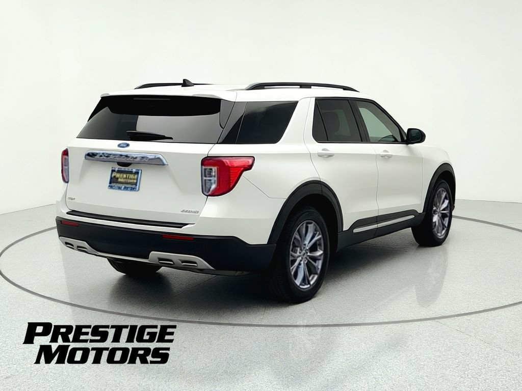 Used 2022 Ford Explorer XLT w/ Equipment Group 202A AWD/4WD image 8