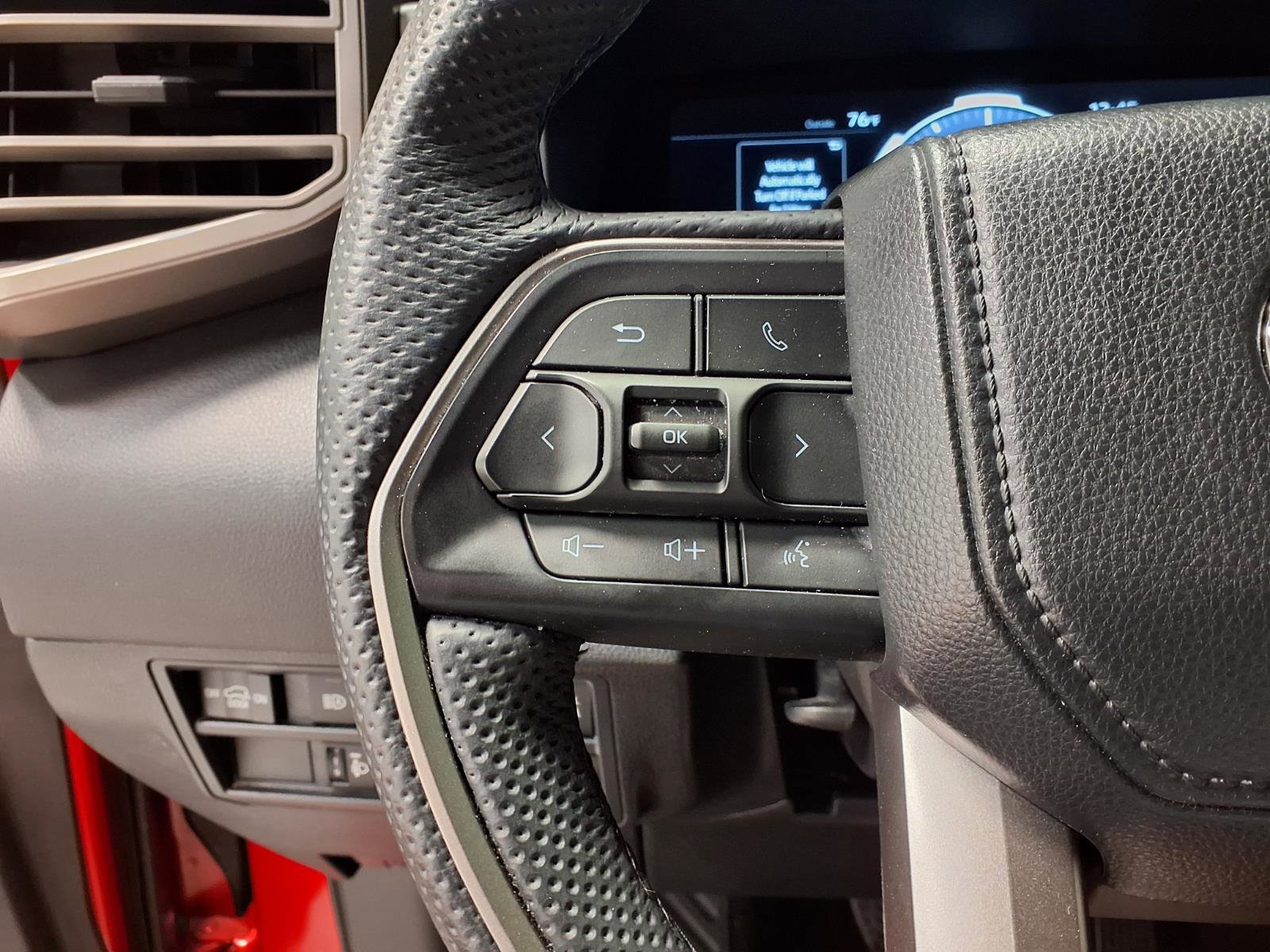 Used 2025 Toyota Sequoia SR5 w/ SR5 Premium Package AWD/4WD image 21
