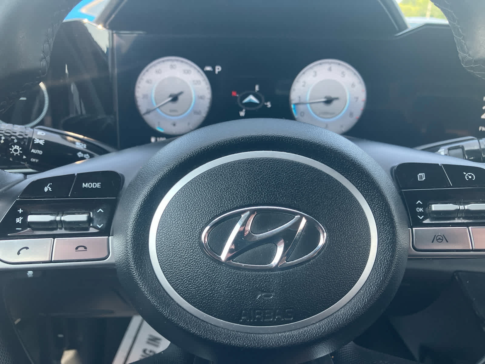 Used 2023 Hyundai Elantra SEL w/ Convenience Package FWD image 12